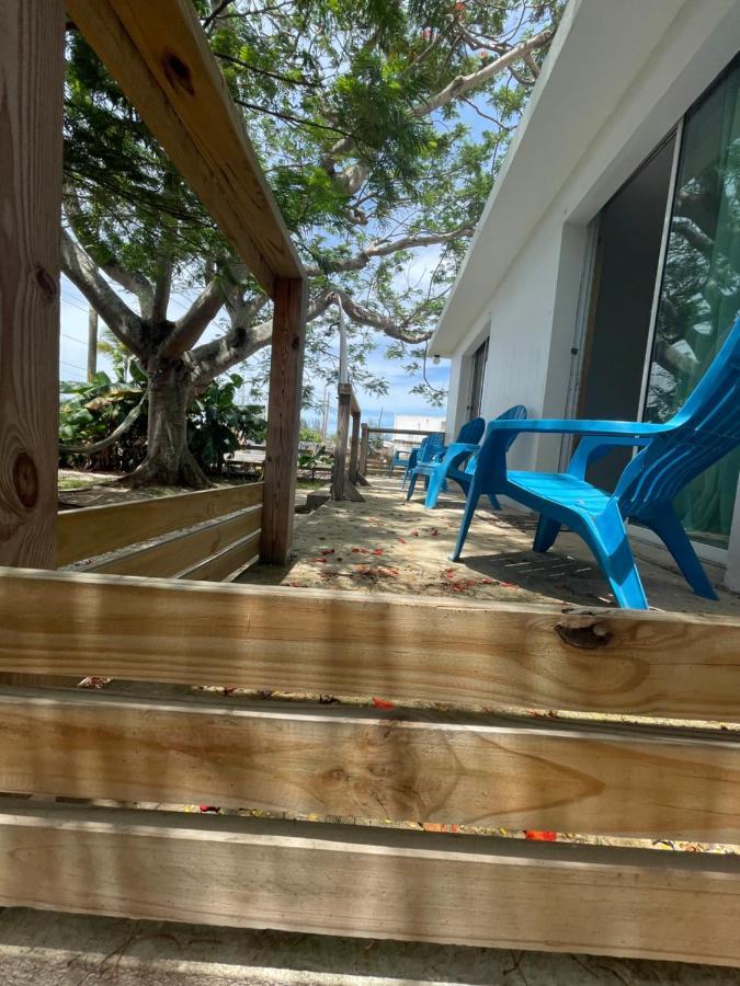 Las Olas Beach Apartments أريسيبو المظهر الخارجي الصورة