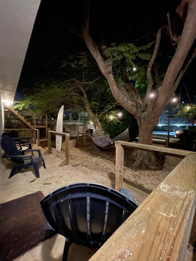 Las Olas Beach Apartments أريسيبو المظهر الخارجي الصورة