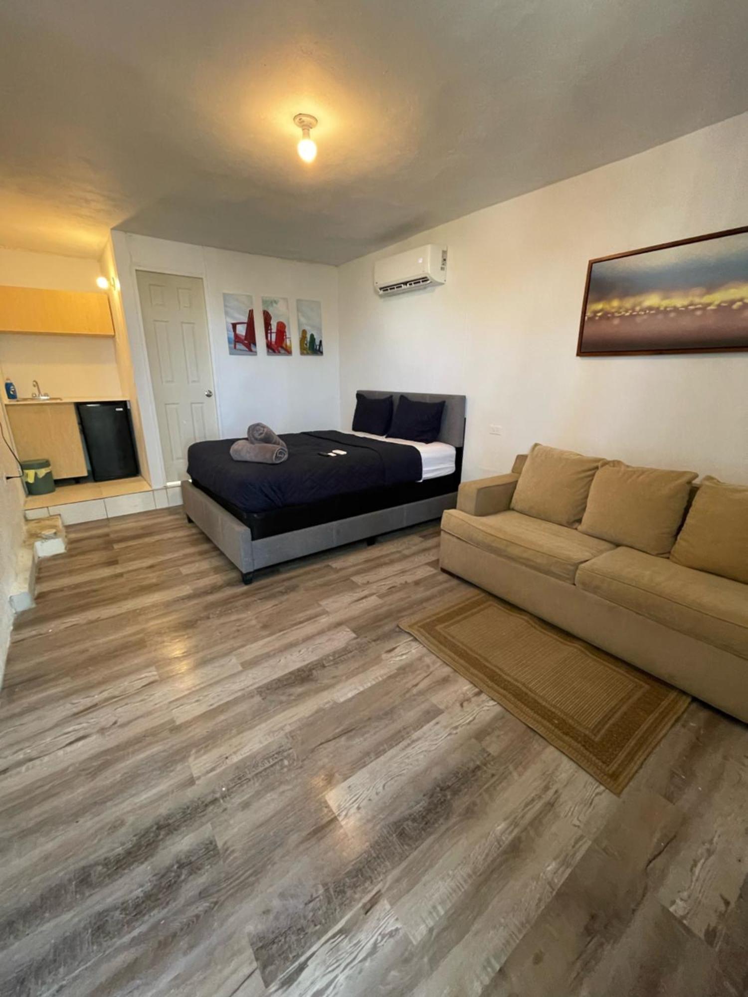 Las Olas Beach Apartments أريسيبو المظهر الخارجي الصورة